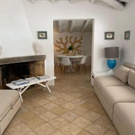 Vila Sul Mare Sardegna Floriana